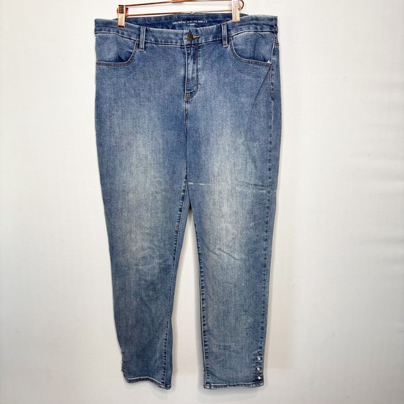 Chicos Girlfriend Slim Leg Ankle Jeans Size 2/L Rhinestone Cuffs Mid Rise‎ - Picture 9 of 9